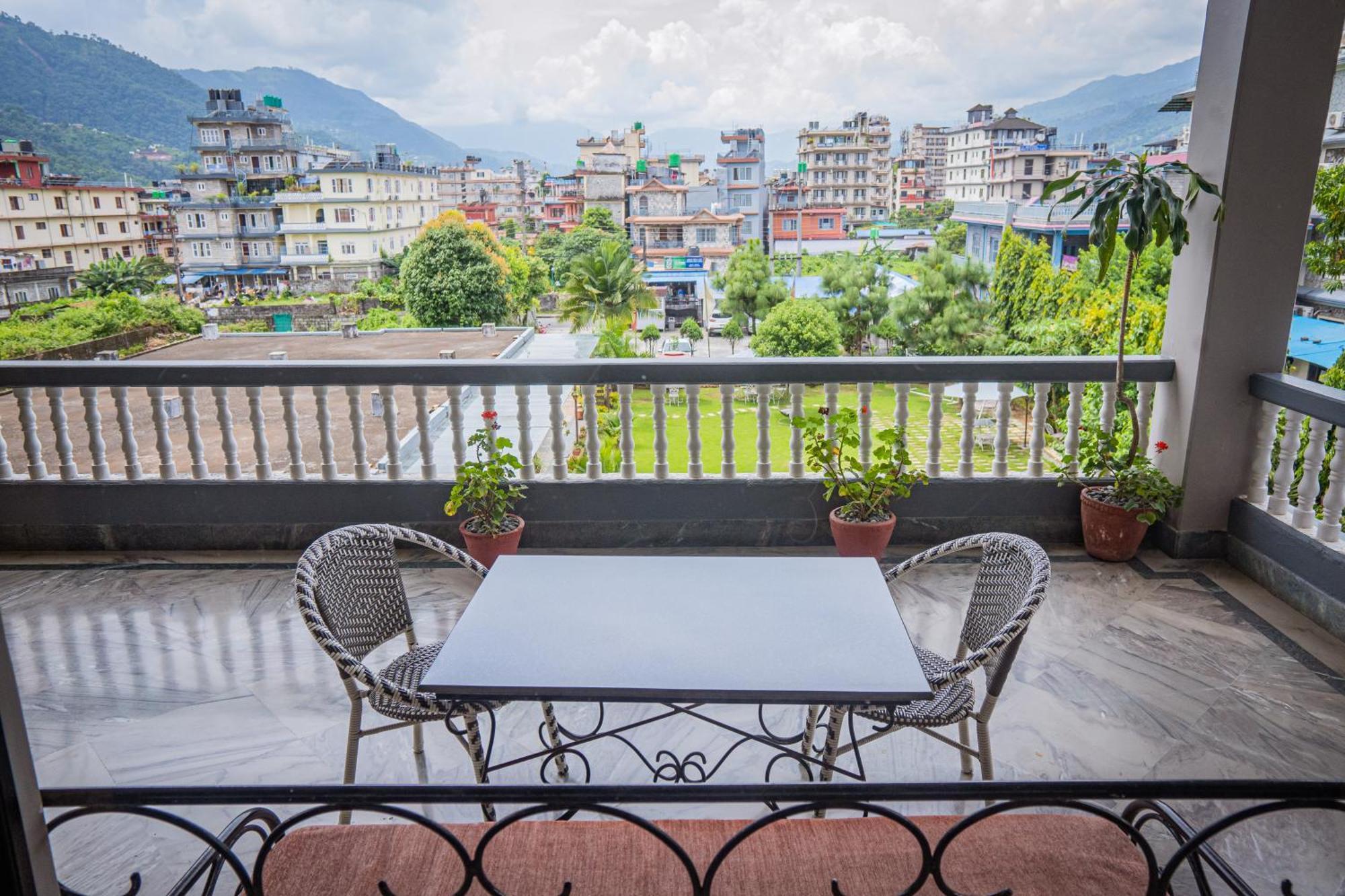 بوكْرا Hotel Crown Himalayas المظهر الخارجي الصورة